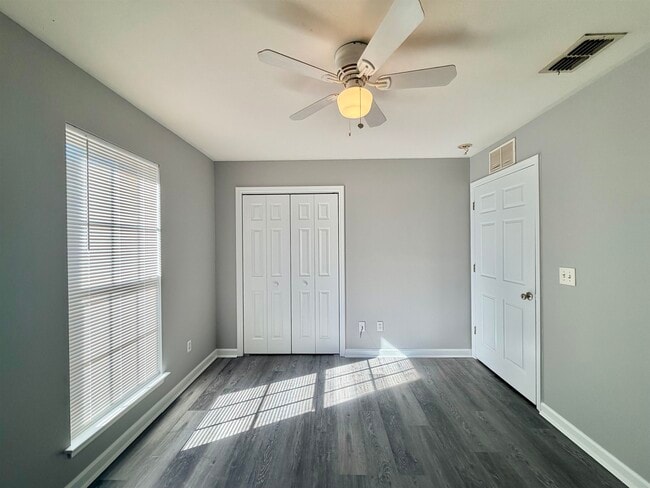 Building Photo - 1444 Balboa Dr