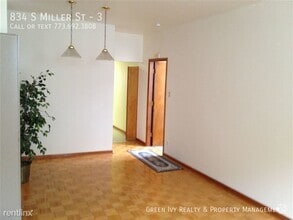 Building Photo - 834 S Miller St