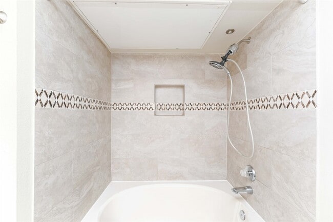 Building Photo - 3231 Allen Pkwy