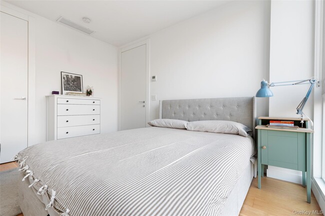 Building Photo - 310 W 114th St