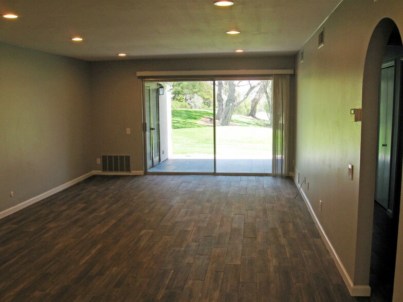 Living room and Patio - 17087 Bernardo Center Dr