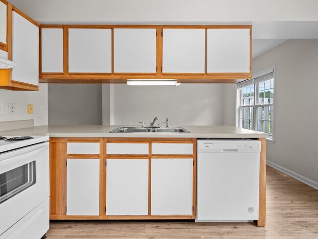 Building Photo - Welcome to Winners Circle!