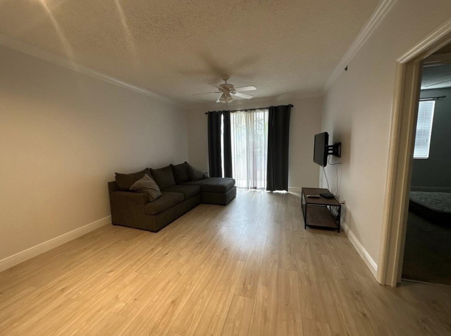 Building Photo - 616 Clearwater Park Rd