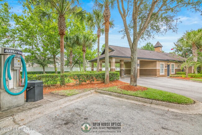 Building Photo - 10961 Burnt Mill Rd