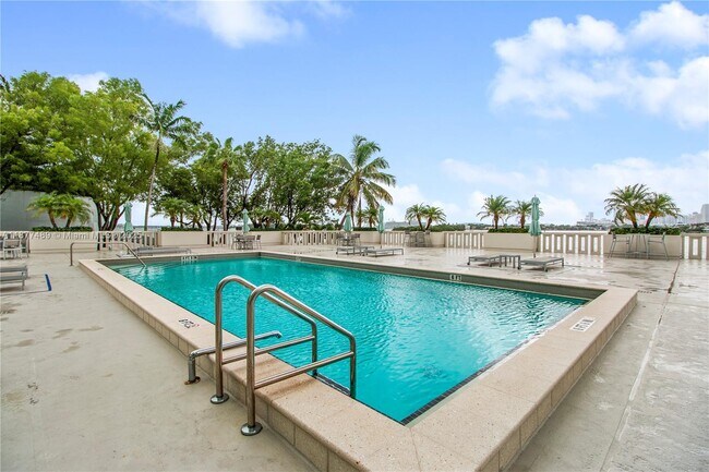 Building Photo - 5 Island Ave