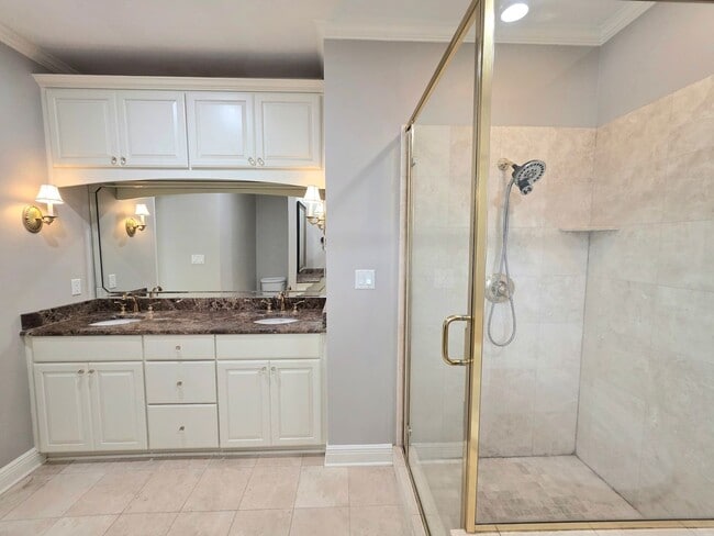 Building Photo - 3343 Chantarene Dr