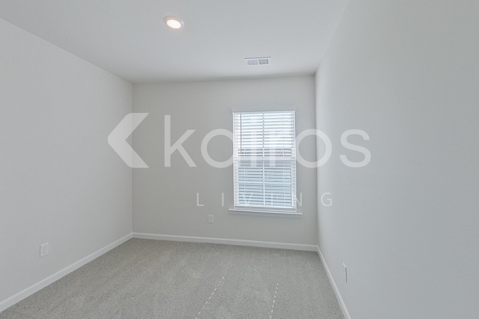 Building Photo - 2453 Banyan Cir