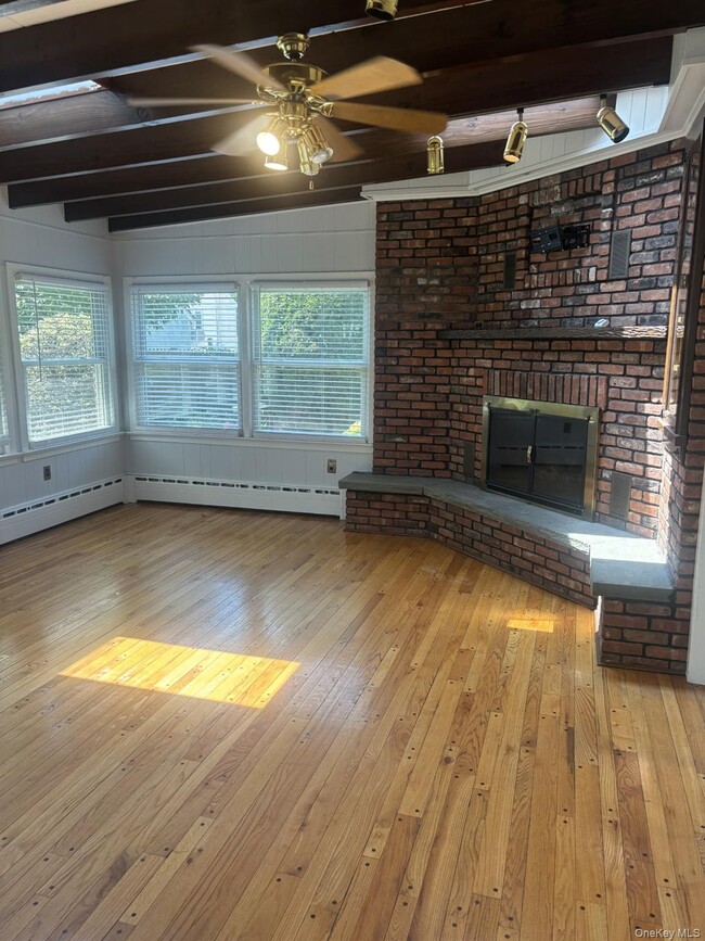Building Photo - 126 Hillside Ave