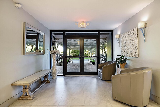 Building Photo - 575 Oaks Ln