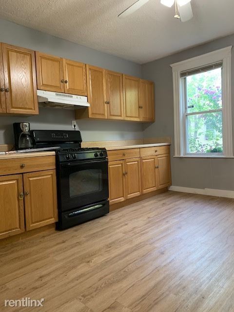 Building Photo - 1 br, 1 bath Apartment - 72 Lowell St