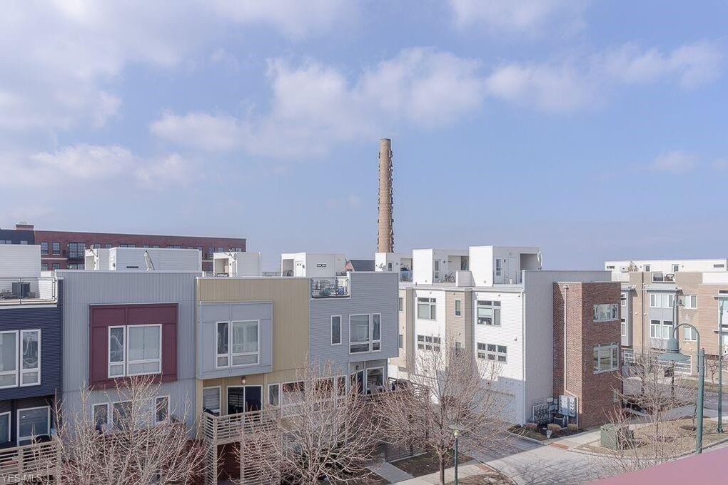 View of the neighborhood. - 1263 W 74th St.