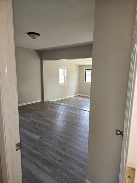 Building Photo - 7431 Sabre Ave