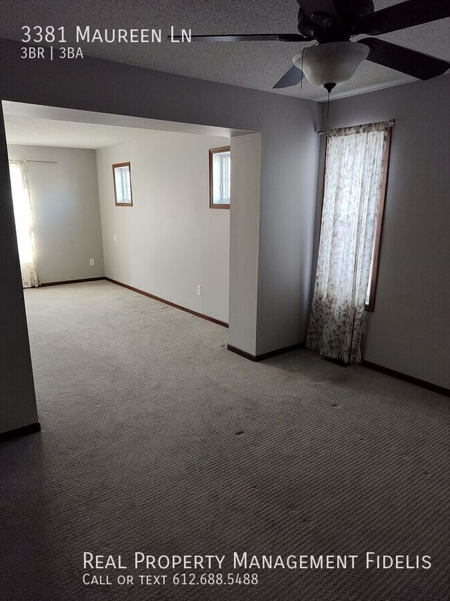 Building Photo - 3 bedroom, 3 bathroom. Close to downtown S...