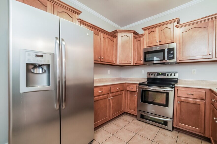 Building Photo - 4349 Genevieve Dr