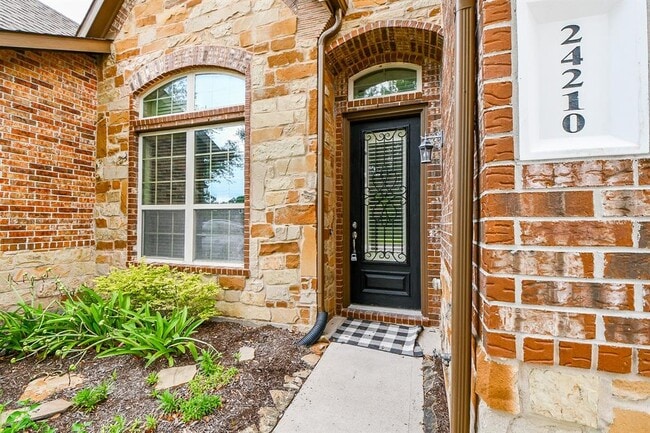 Building Photo - 24210 Madrid Hill Ln