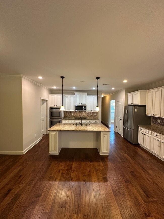 Building Photo - 4 BR/3 BA in exclusive Montrose Subdivision in Olive Branch!