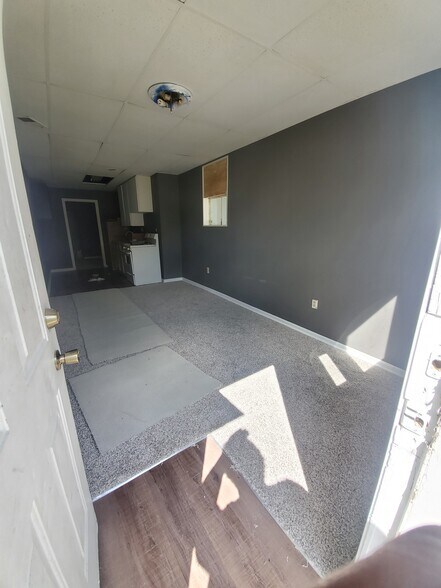 Living Room 1 - 926 Kinzler Ave