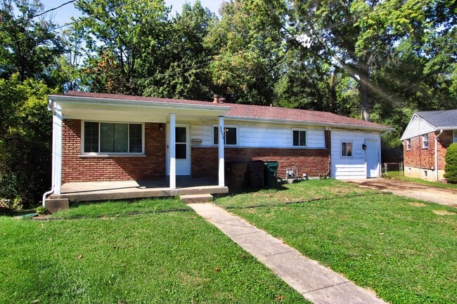 Primary Photo - 4 Bed 2 Bath House for Rent
