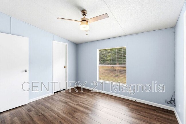 Building Photo - 735 Bennock Mill Rd