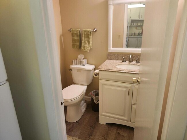 Building Photo - 3526 La Palmas Ct