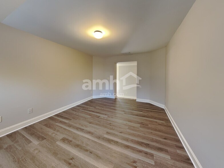 Building Photo - 414 Strawberry Walk