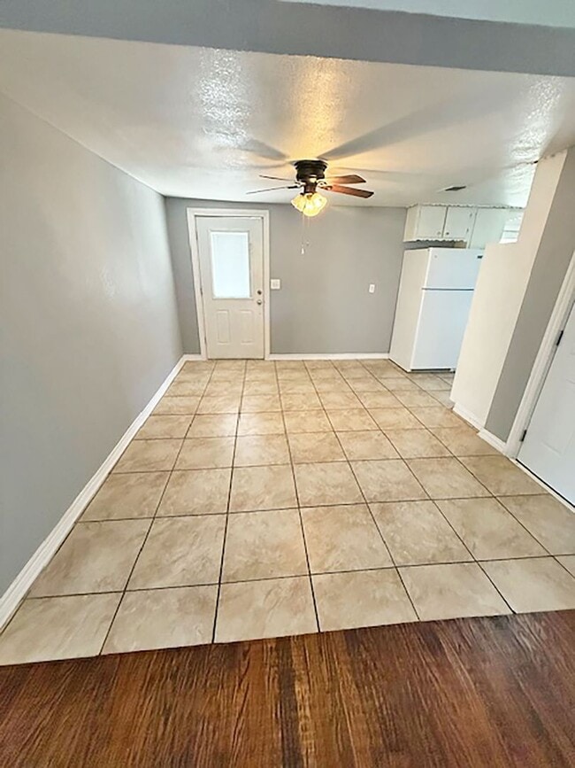 Building Photo - Nice 3 Bdrm 1 Bath Home in Gunter Texas