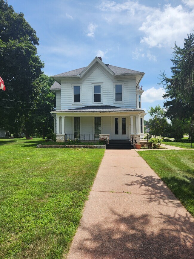 Building Photo - 308 S College Ave