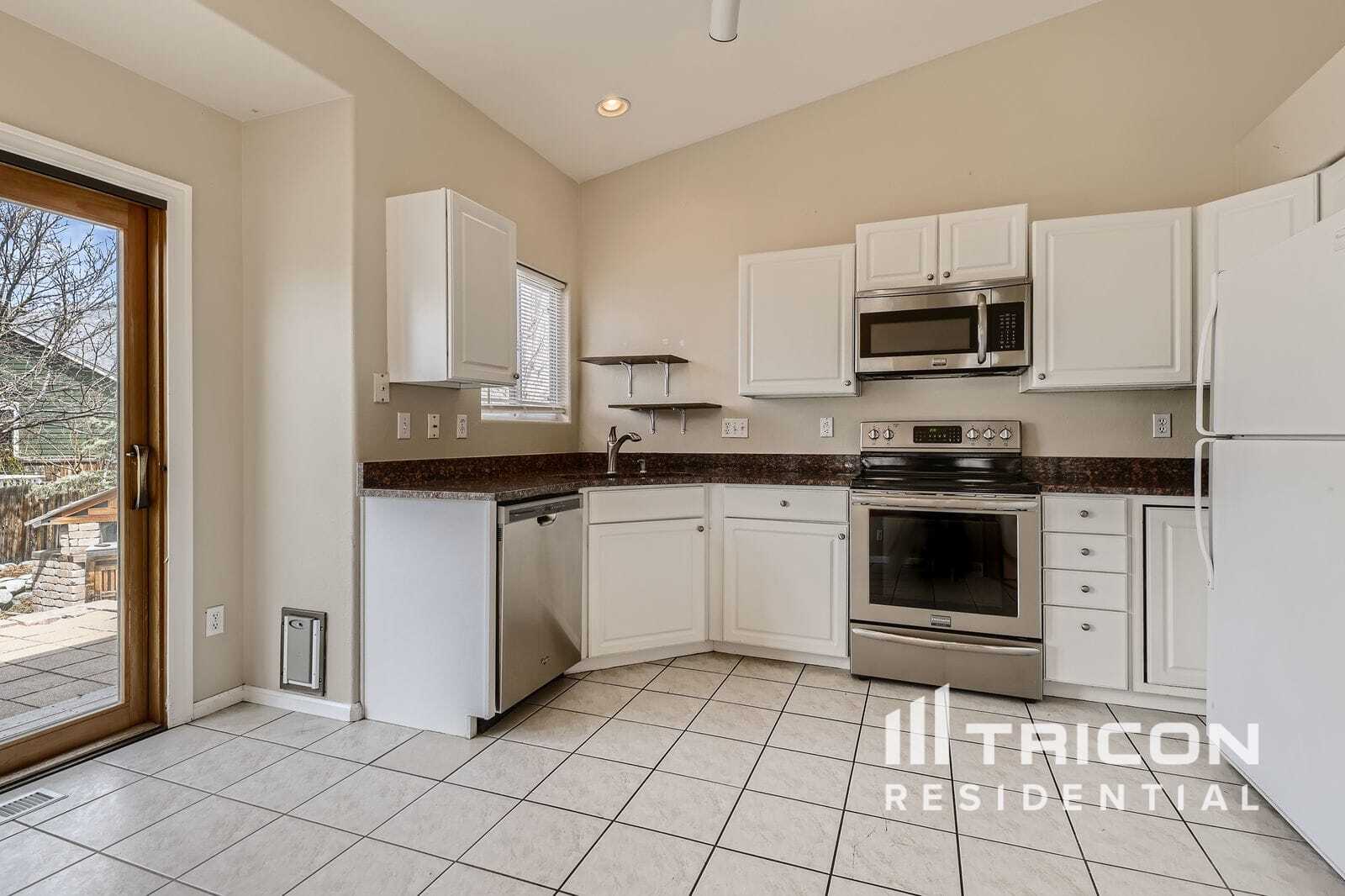 Building Photo - 21859 Silver Meadow Cir