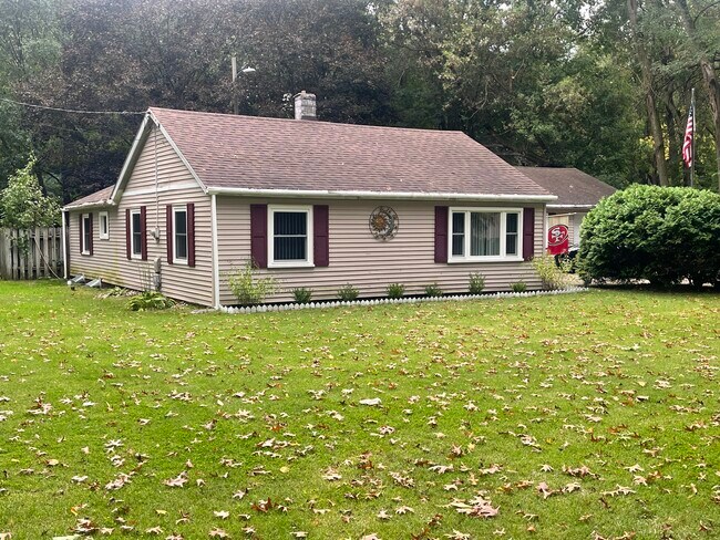 Primary Photo - 7731 S 8th St