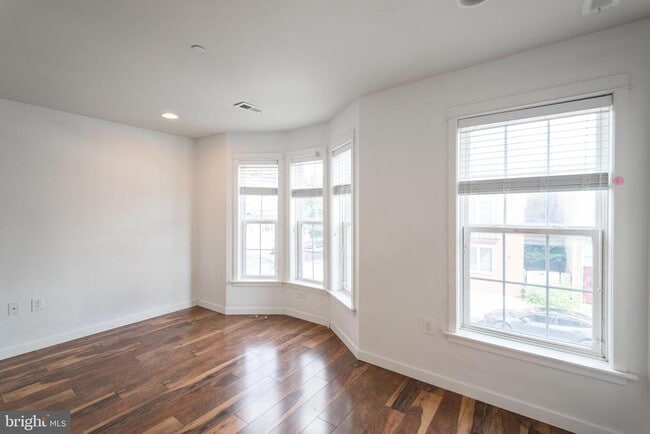 Building Photo - 132 S 46th St