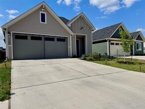 Building Photo - 120 Gerasa Dr