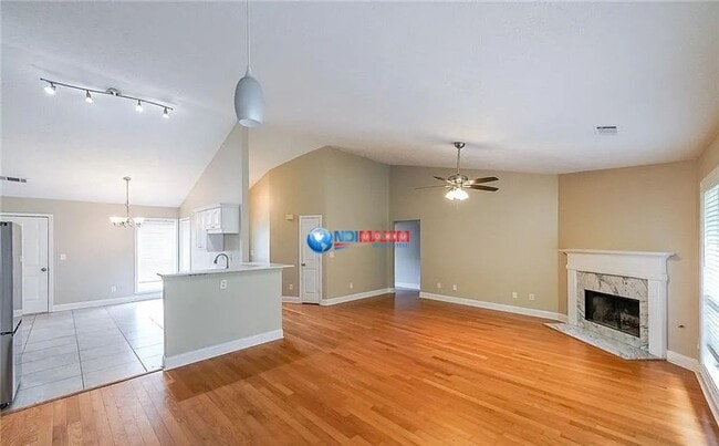 Building Photo - Nice ranch in the COLLINS HILL cluster in ...