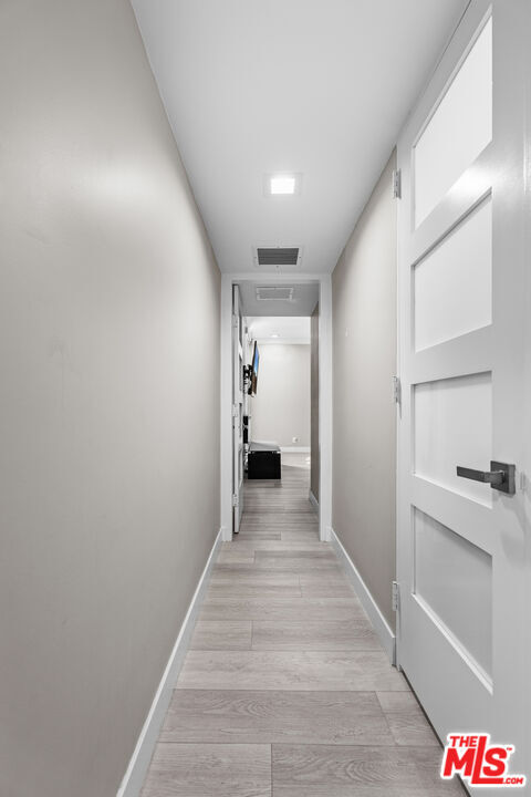 Building Photo - 1333 S Beverly Glen Blvd