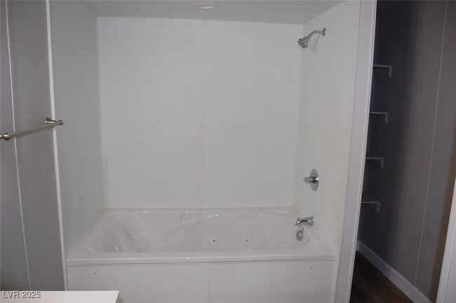 Building Photo - 1591 Avellaneda St