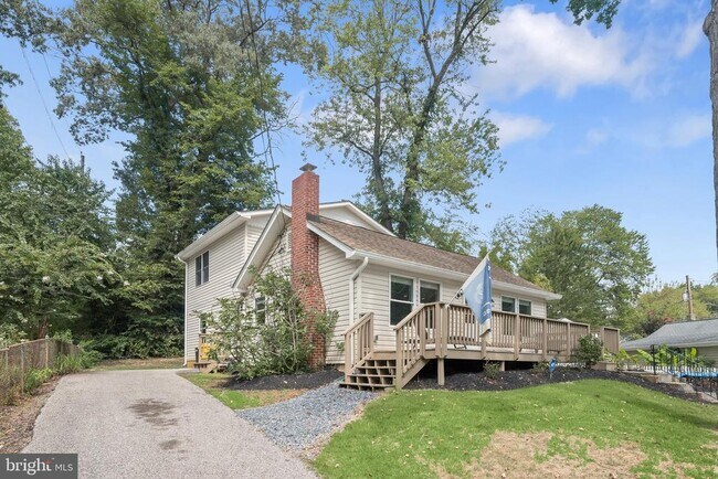 Building Photo - 500 Fern Rd