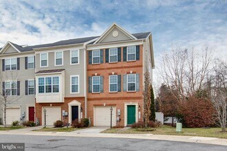 Building Photo - 1919 Beckman Ter