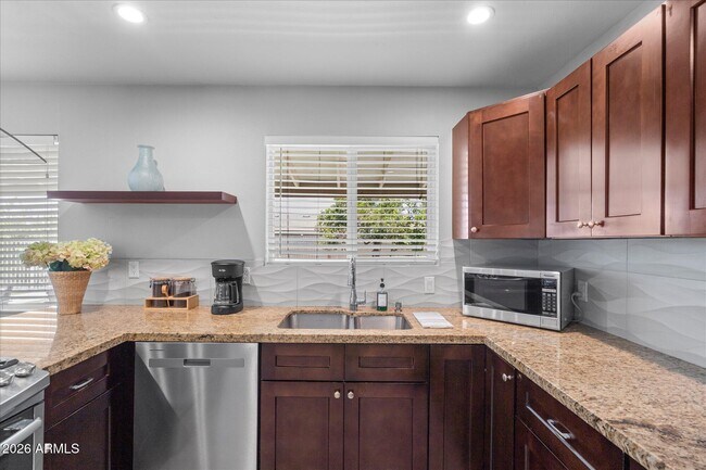Building Photo - 7419 E Belleview St