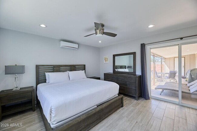 Building Photo - 7319 E Roosevelt St