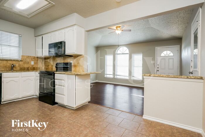 Building Photo - 1721 Quinlan Ct