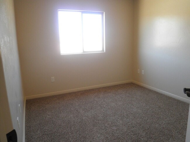 Building Photo - Gorgeous 3 Bedroom Townhome in St. George