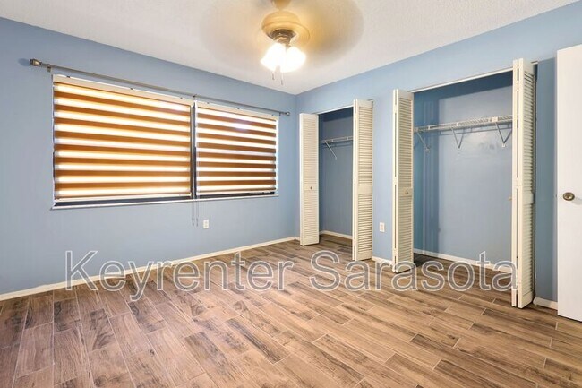 Building Photo - 1403 56th St W