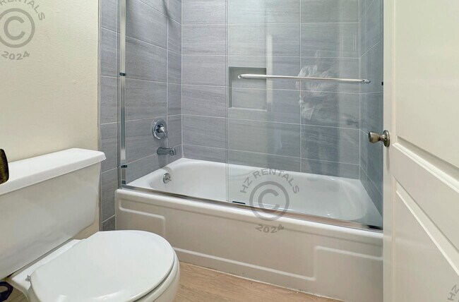 Building Photo - 5130 Coldwater Canyon Ave