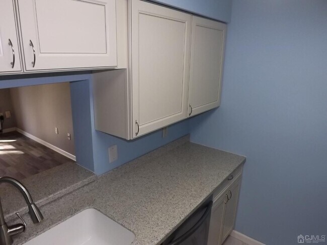 Building Photo - 5023 Ravens Crest Dr