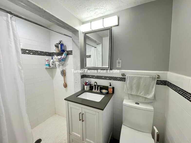 Building Photo - 89A Hudson St