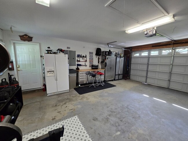 Building Photo - NEW LISTING!!!!!