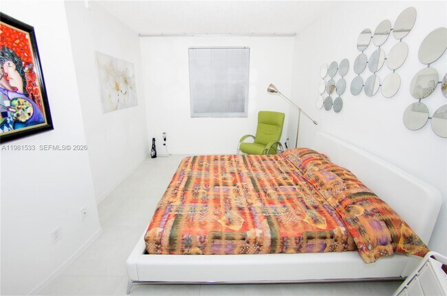 Building Photo - 17145 N Bay Rd