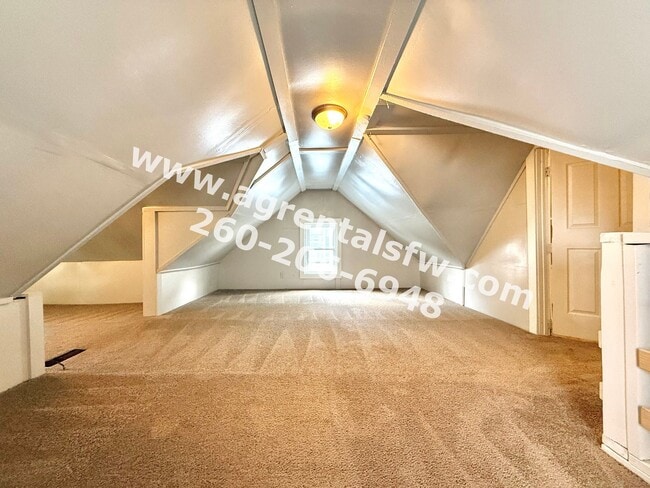 Building Photo - 2 bedroom house