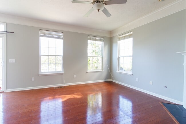 Building Photo - 1006 Cavendish Dr