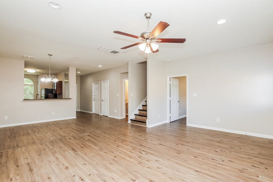 Building Photo - 420 Sapphire Ln