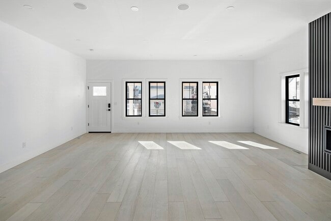 Building Photo - 21 Woodbine St